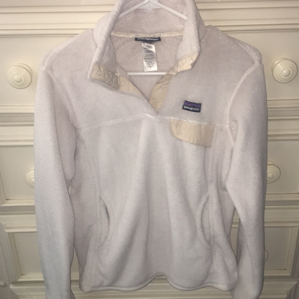 Patagonia pull-over sweatshirt